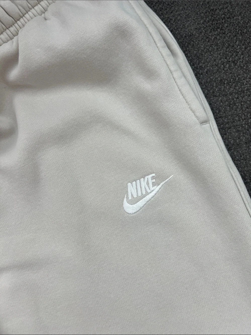 Nike Men's Off-White Sweatpants with Logo